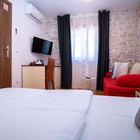 Apartments And Rooms Marino Trogir Habitación foto