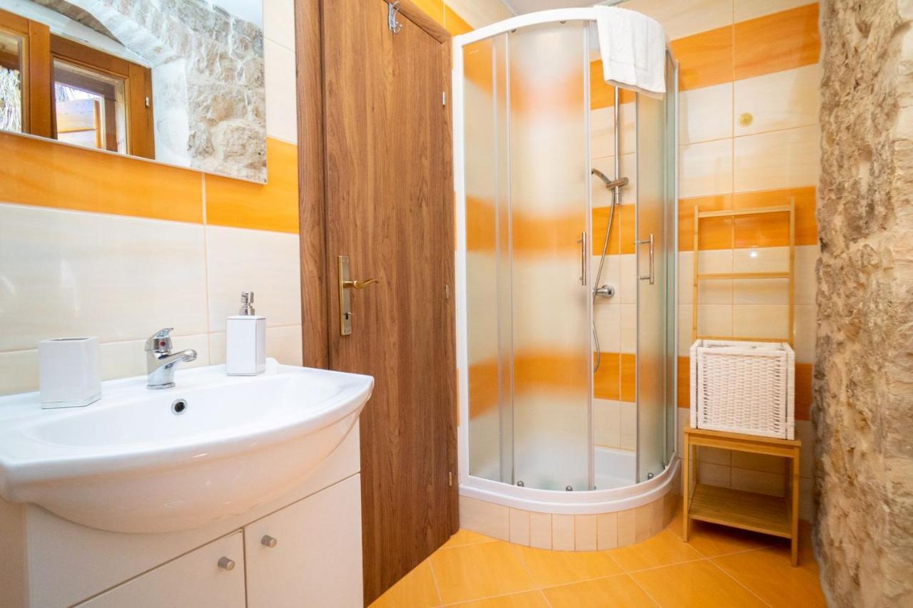 Apartments And Rooms Marino Trogir Exterior foto